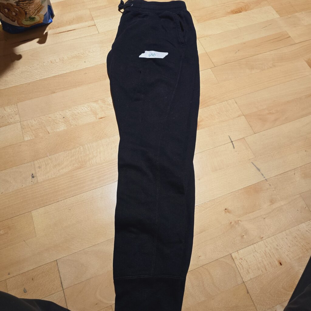 658-Black-Uniqlo-Sweatpants-Main