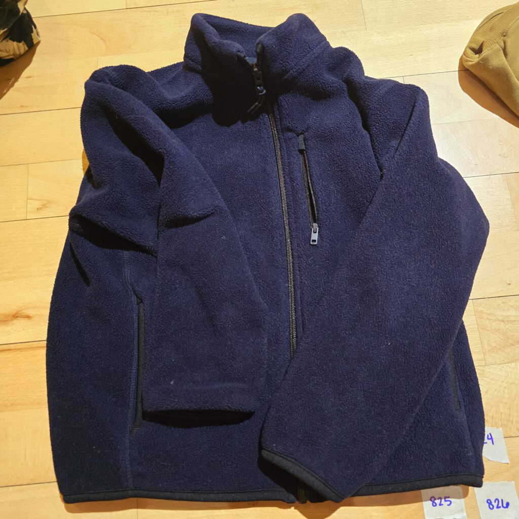 822-Navy-Blue-Uniqlo-Fleece-Zip-Up-Main