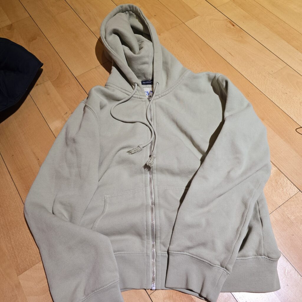 830-Brandy-Melville-Zip-Up-Hoodie-Sweatshirt-Main